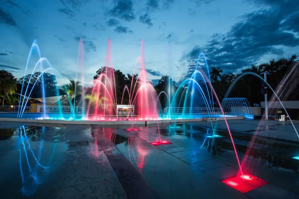 Engineering mega fountains for theme parks